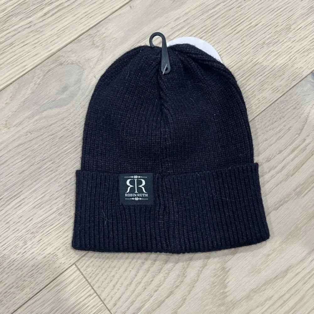 ROBIN RUTH of the Rockies Original New York Beanie Black